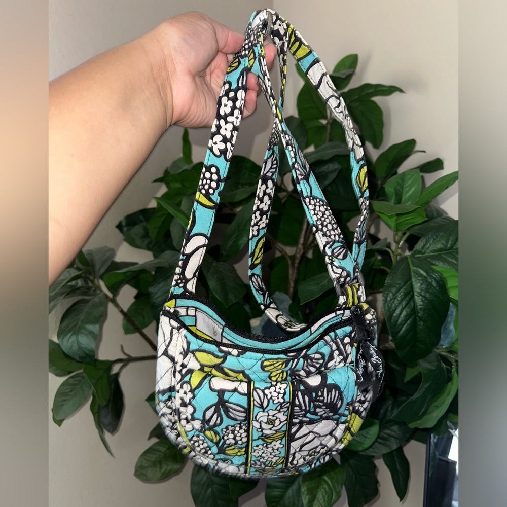 Vera Bradley Crossbody with adjustable strap in Island Bloom (retired Aug, 2013)